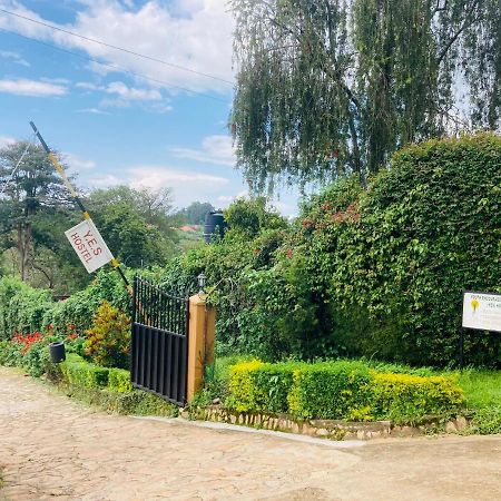 Fort Portal Yes Hostel מראה חיצוני תמונה