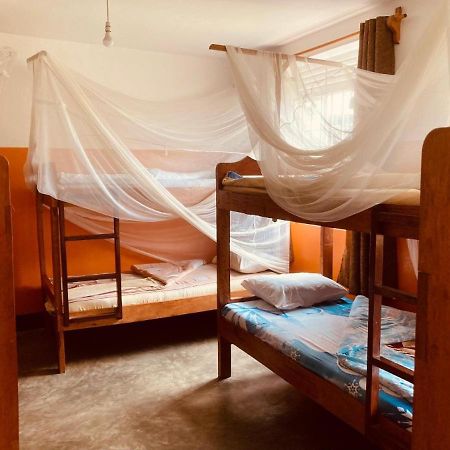Fort Portal Yes Hostel מראה חיצוני תמונה