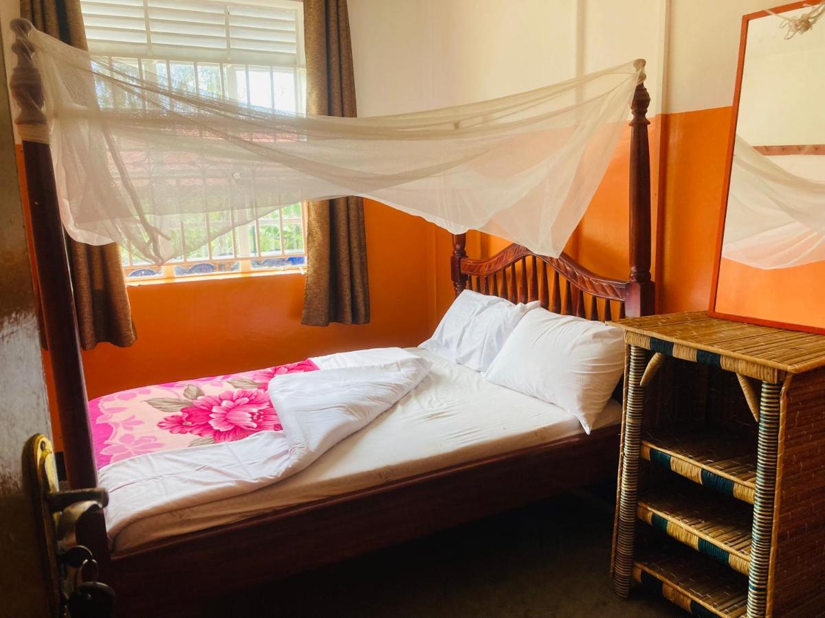 Fort Portal Yes Hostel מראה חיצוני תמונה