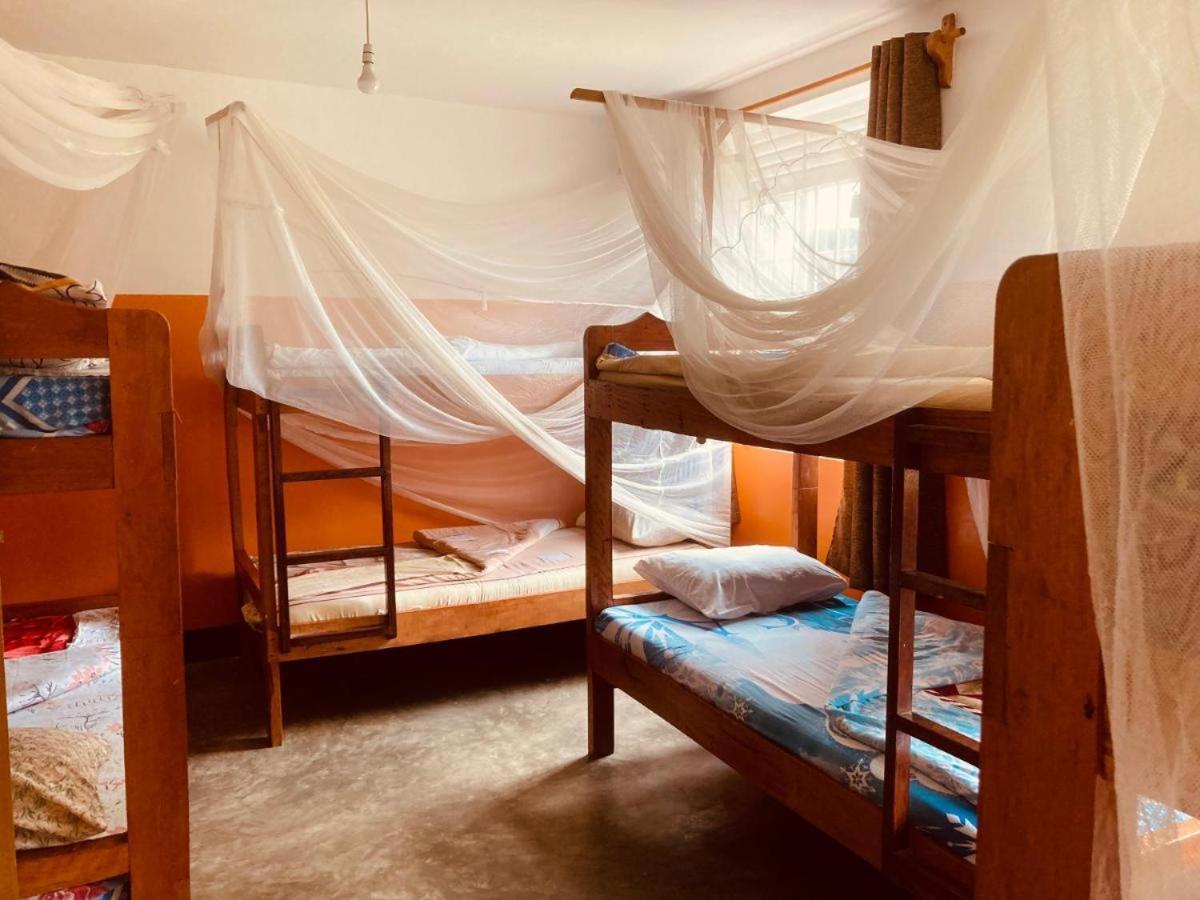 Fort Portal Yes Hostel מראה חיצוני תמונה